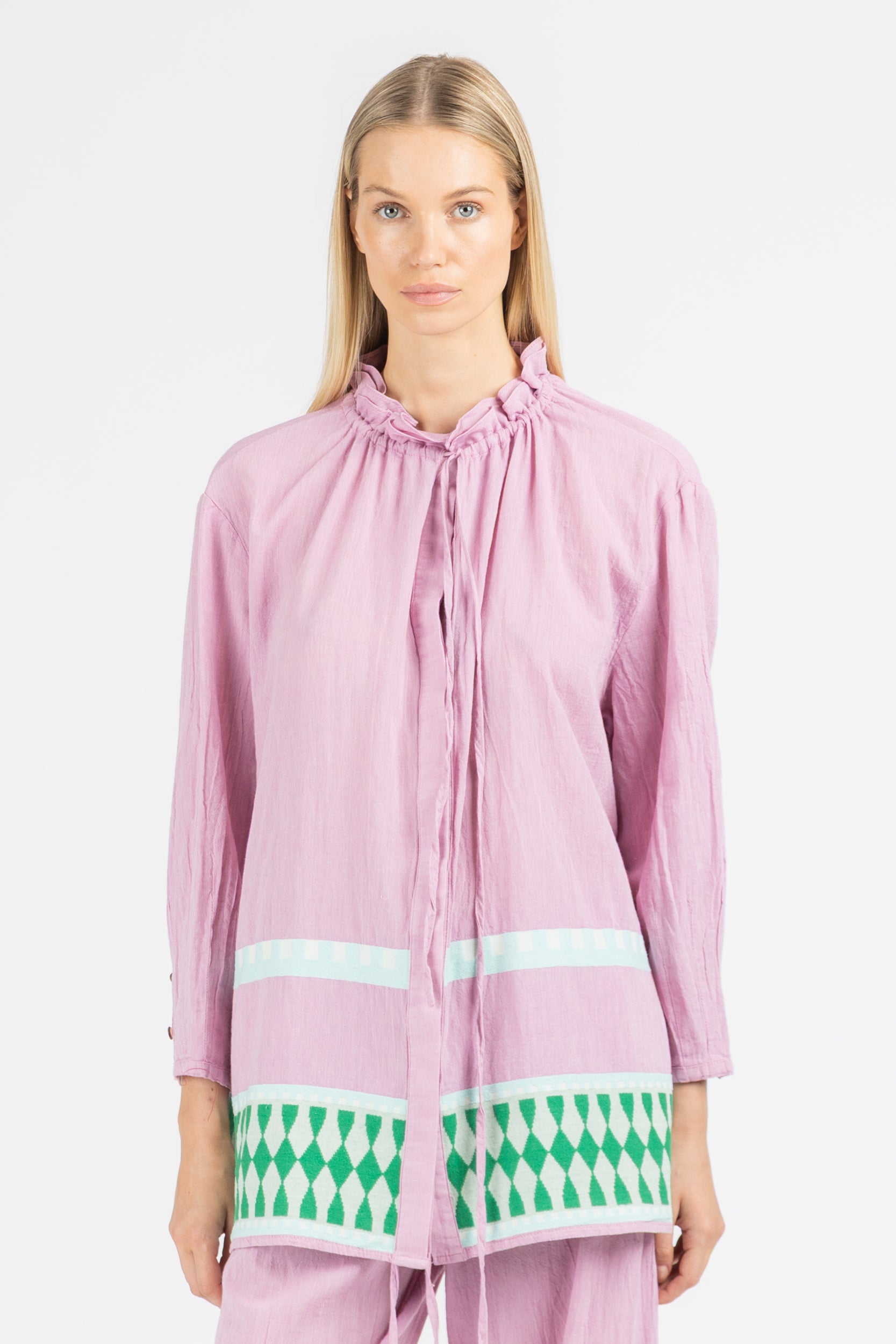 BLOUSE WITH BUTTONS