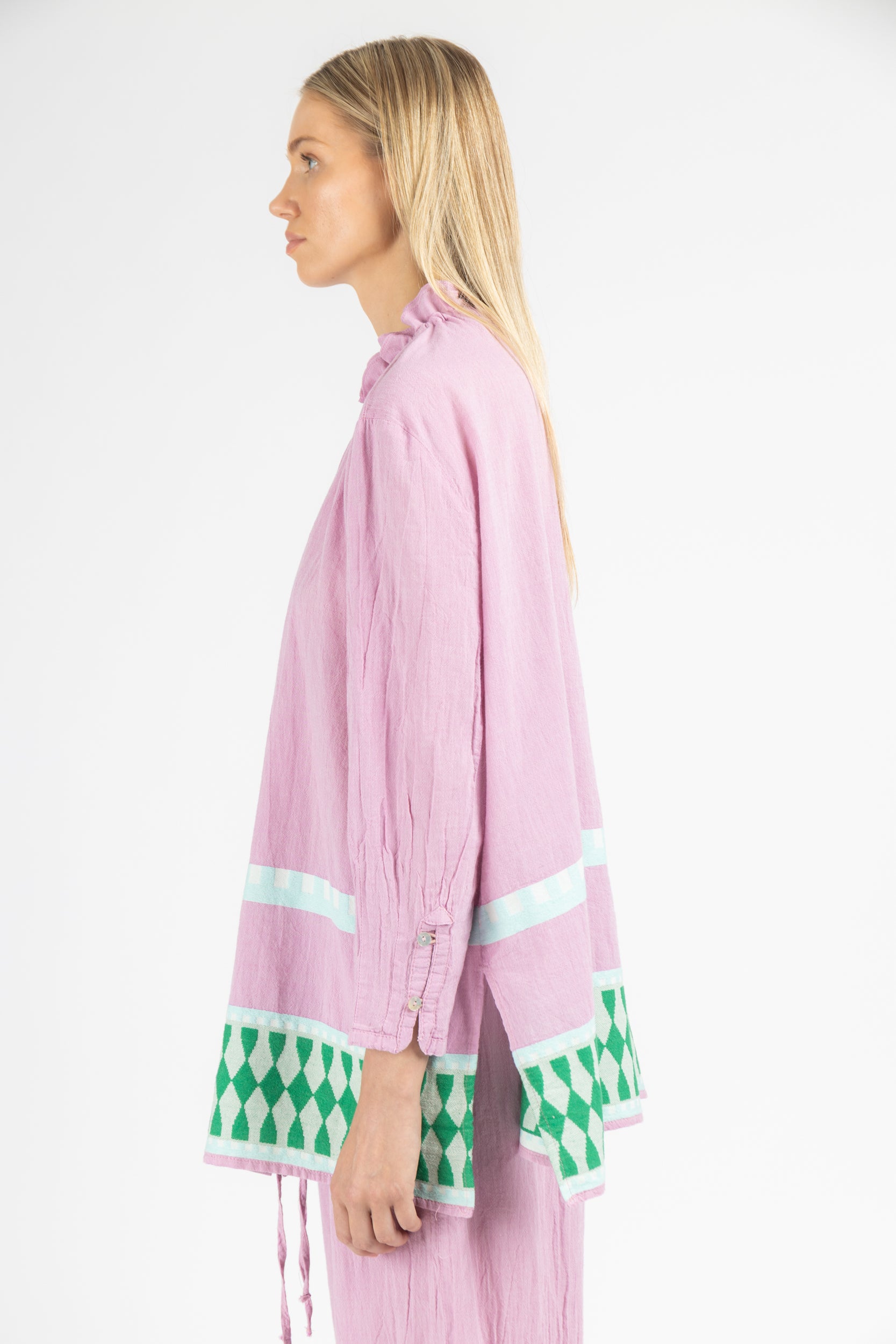BLOUSE WITH BUTTONS