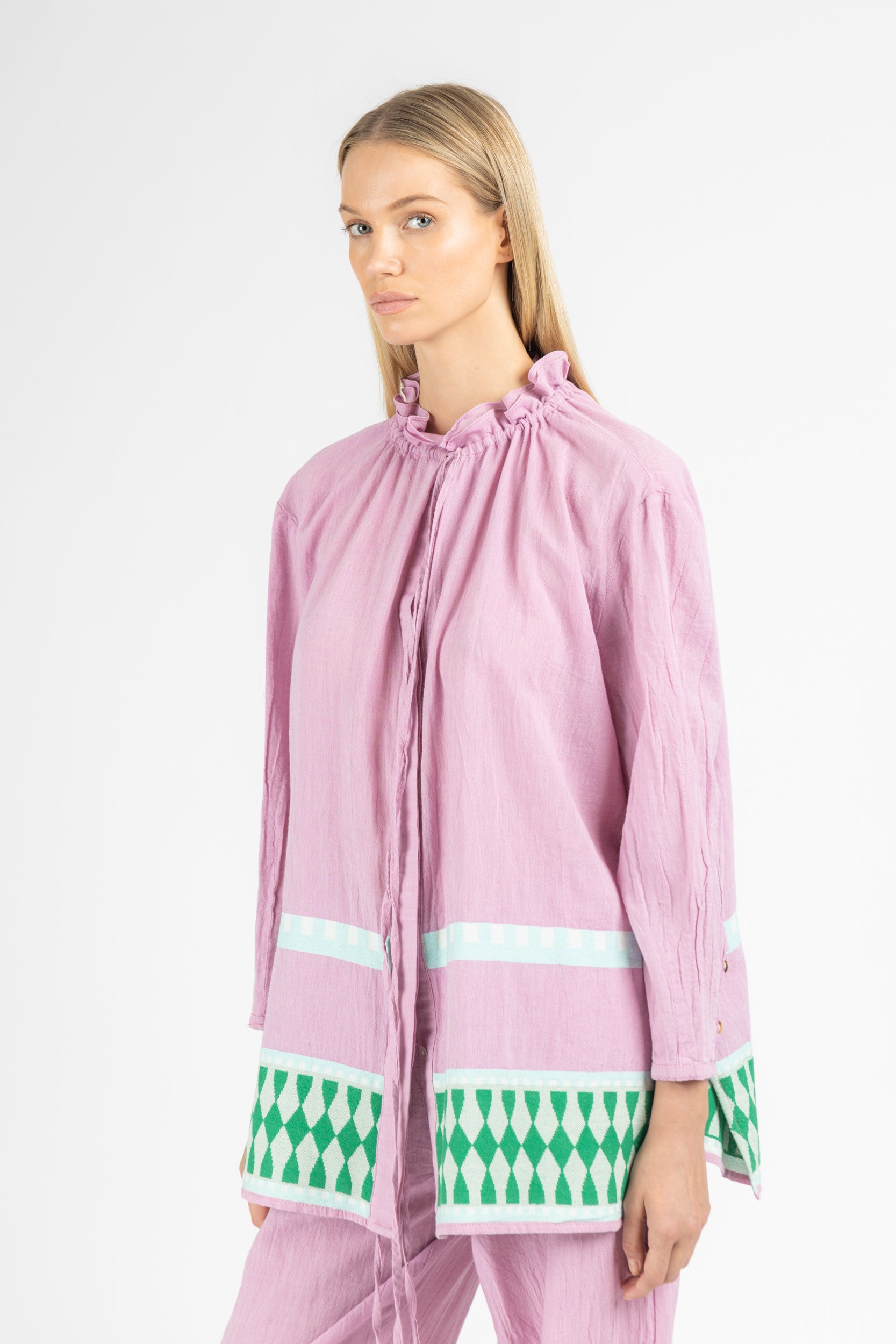 BLOUSE WITH BUTTONS