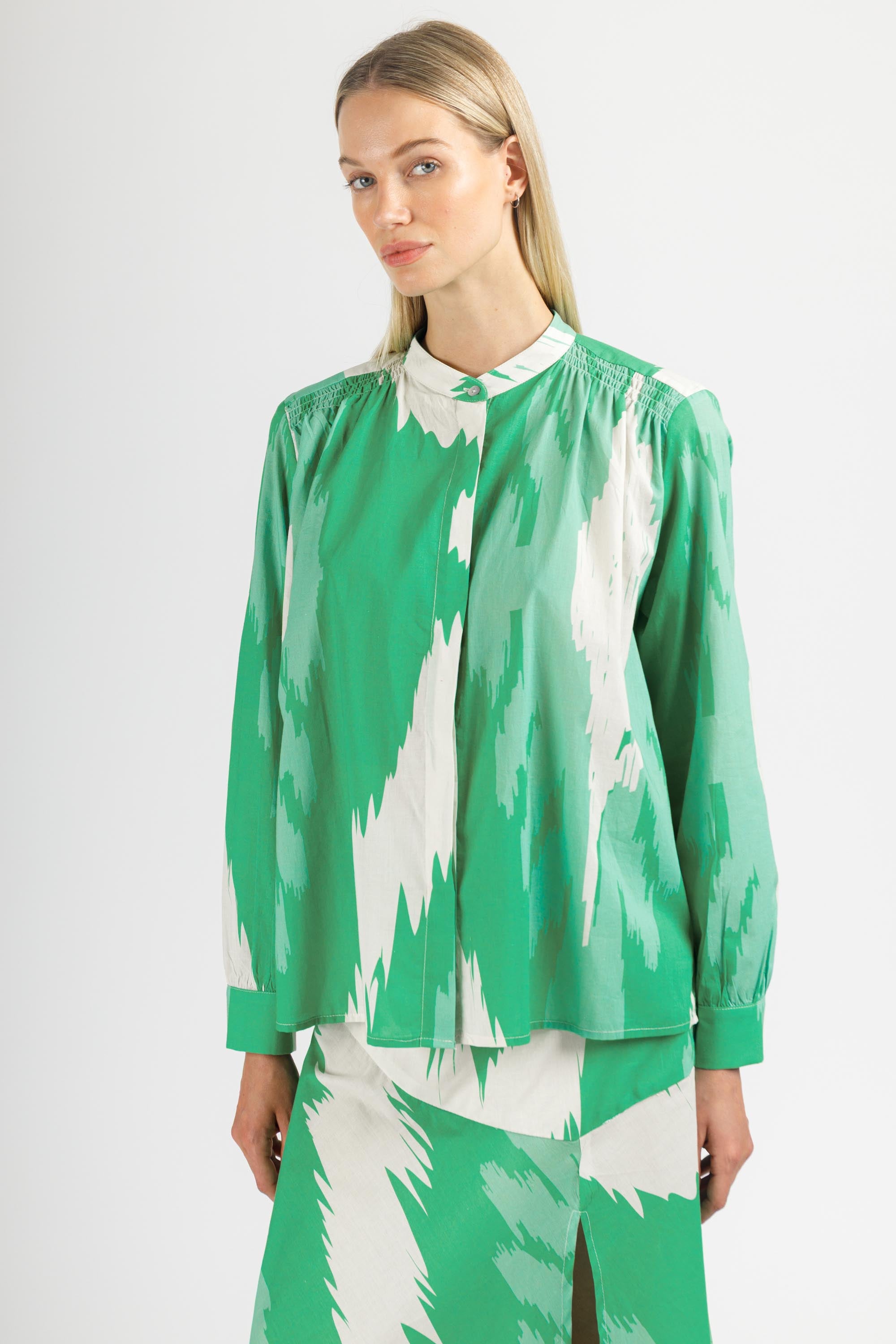 BLOUSE WITH BUTTONS