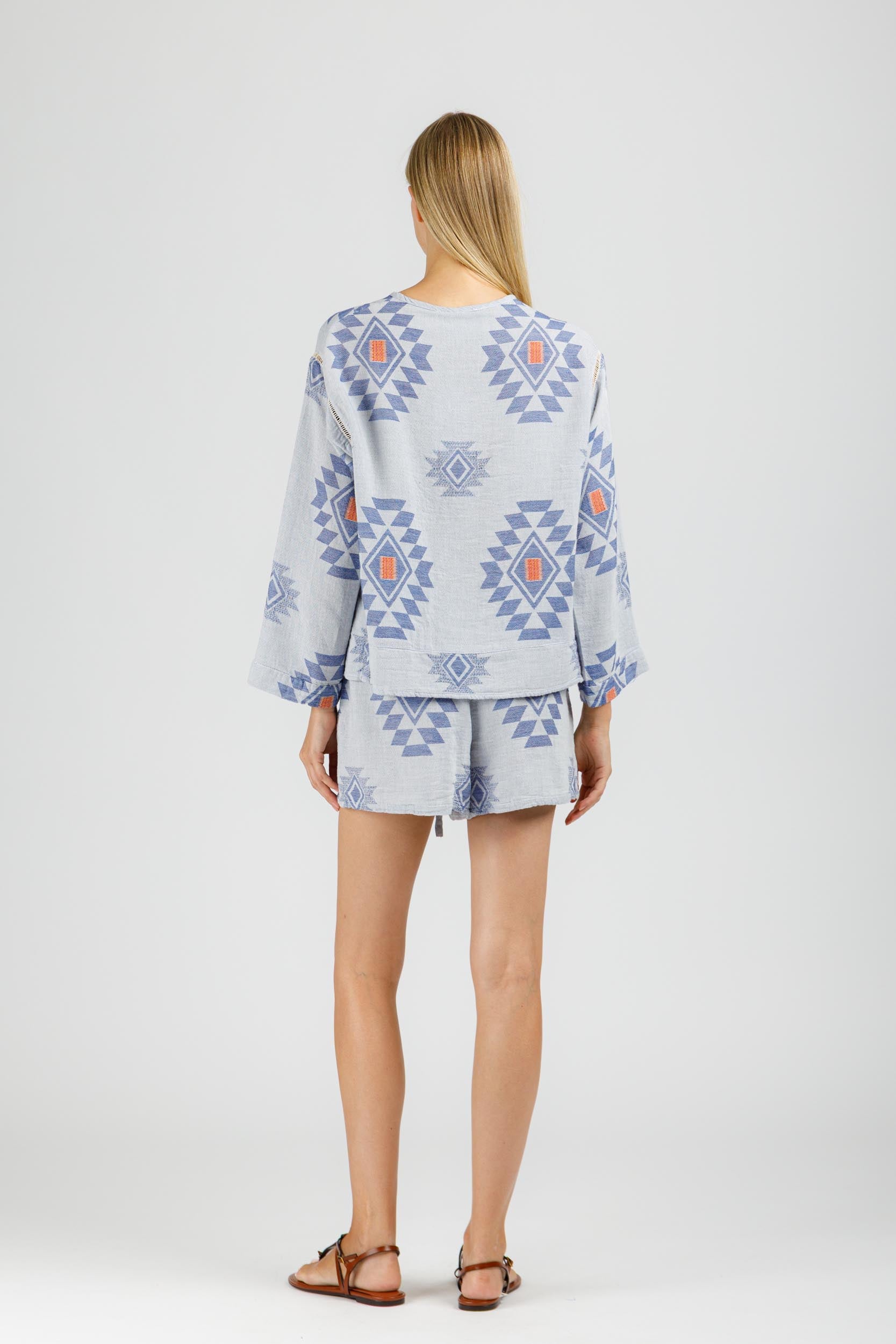JACQUARD TOP WITH SLEEVES