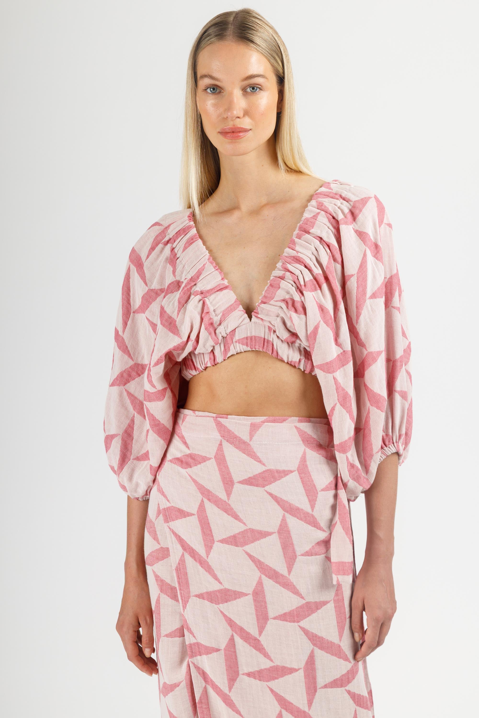 JACQUARD TOP WITH SLEEVES