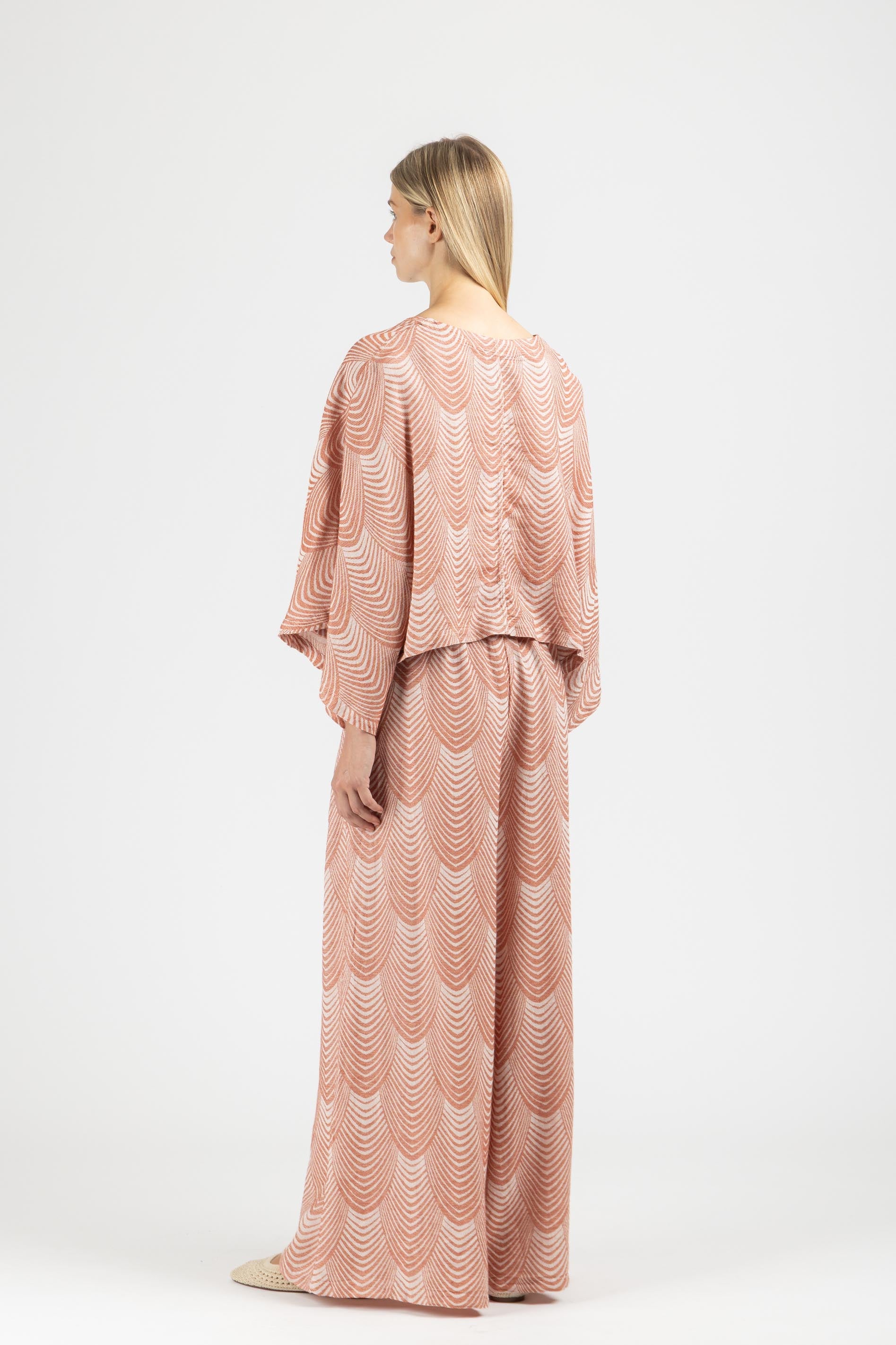 JACQUARD TOP WITH SLEEVES