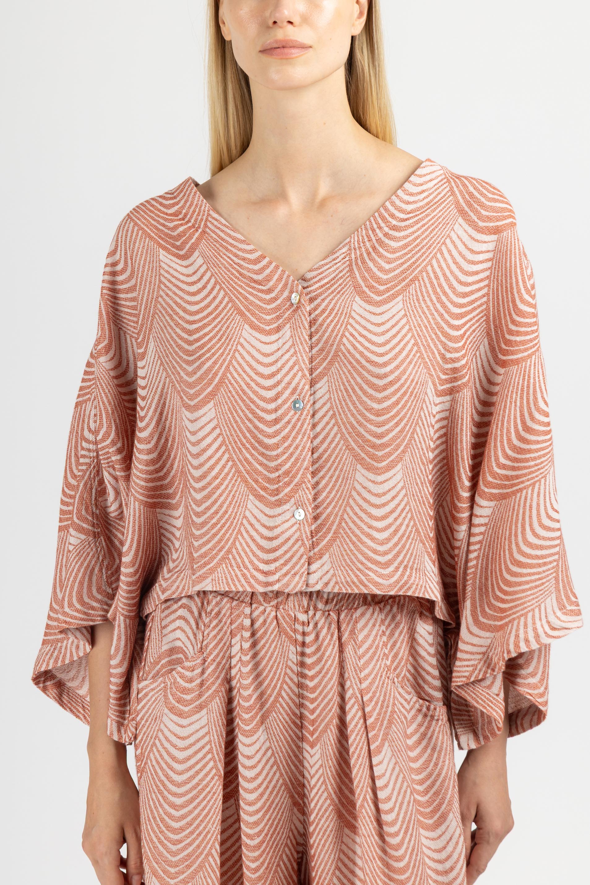 JACQUARD TOP WITH SLEEVES