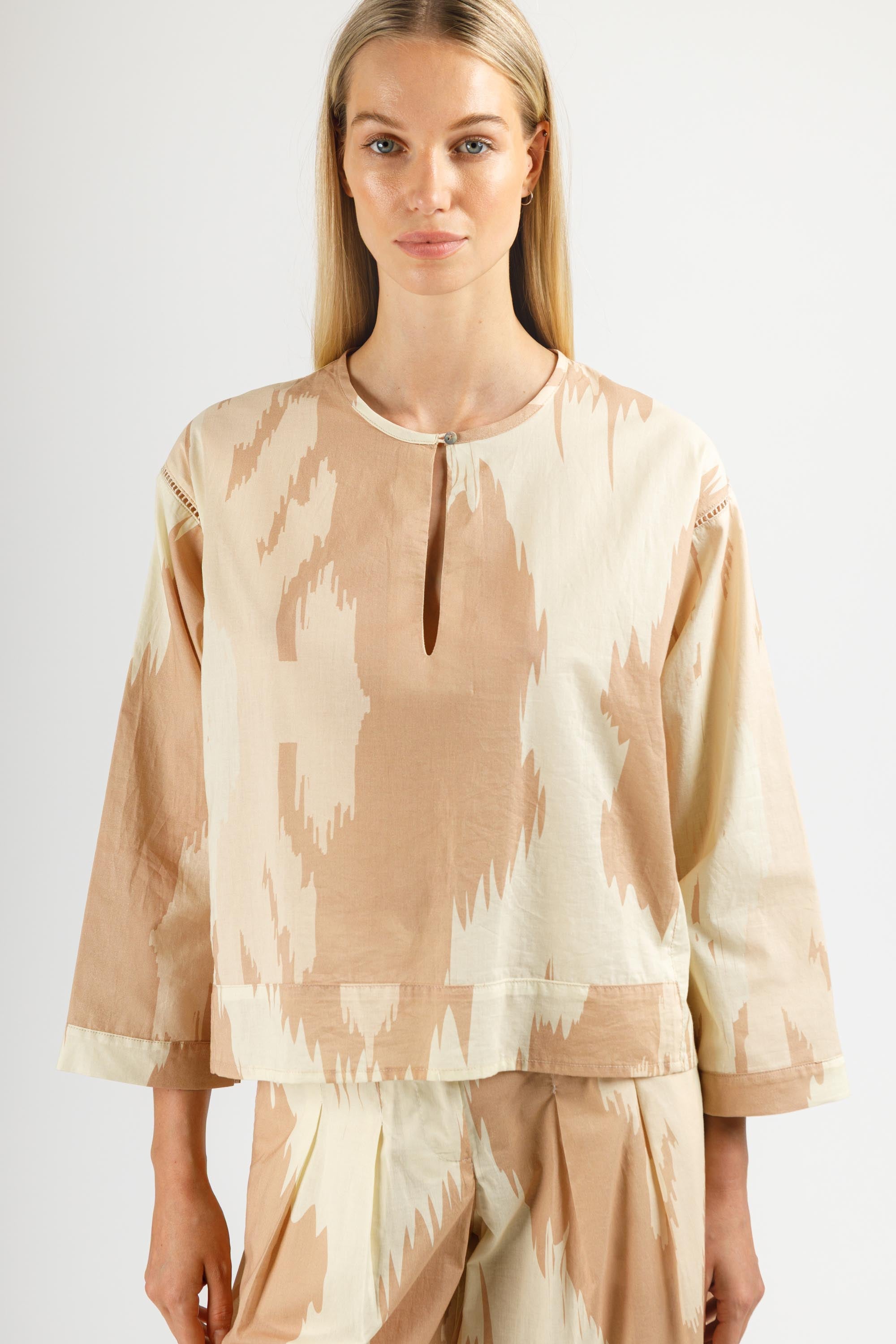 LONG SLEEVED TOP