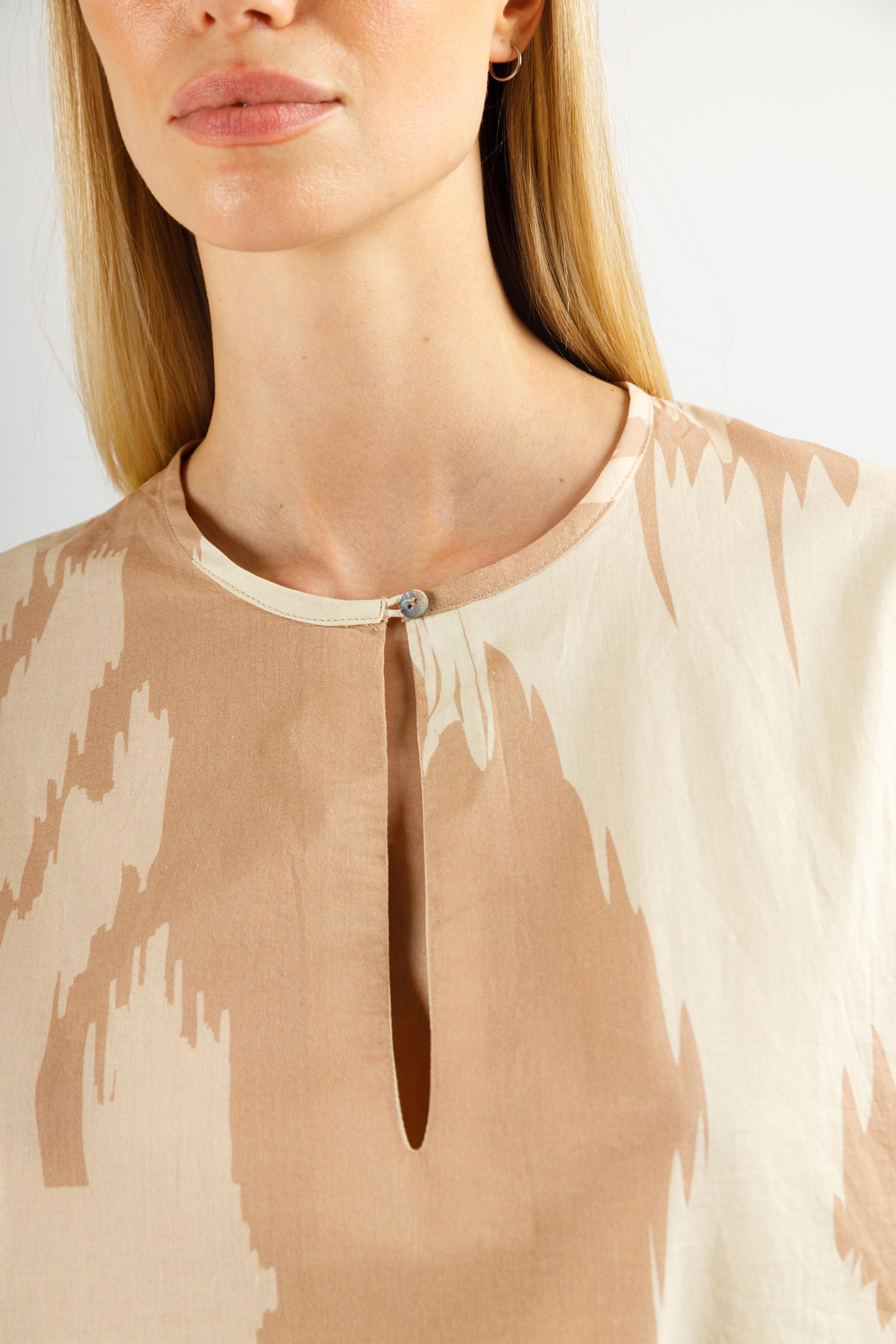 LONG SLEEVED TOP