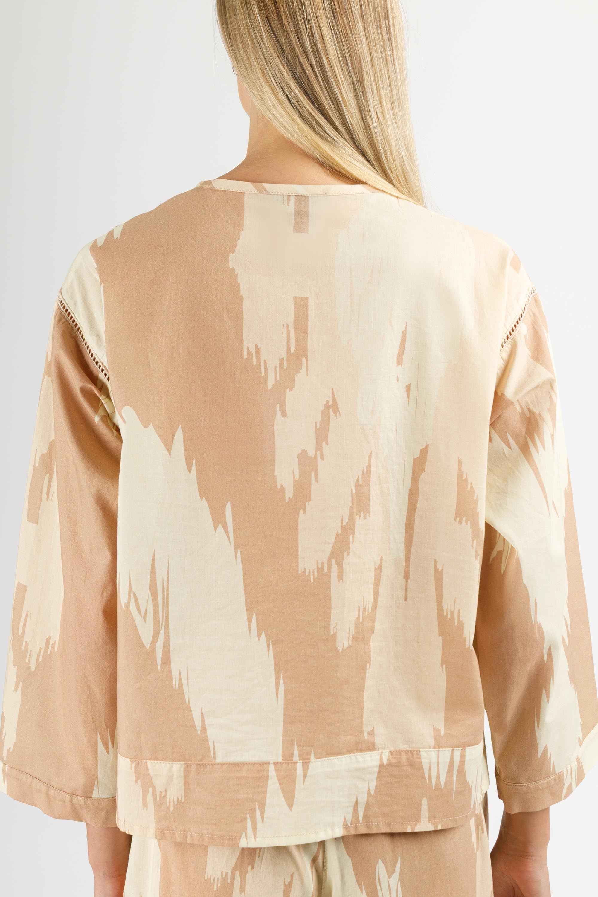 LONG SLEEVED TOP