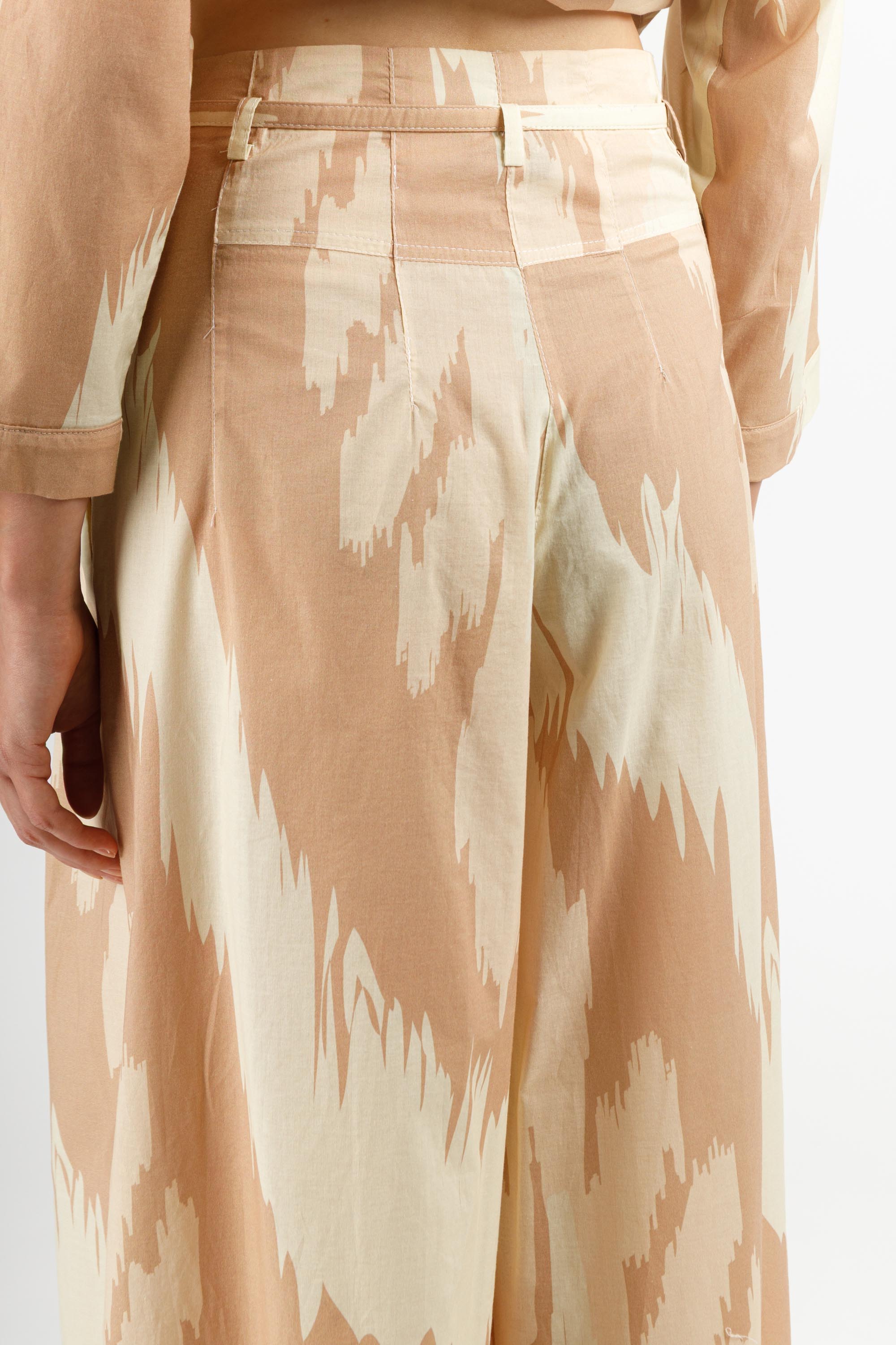 LOOSE PANTS