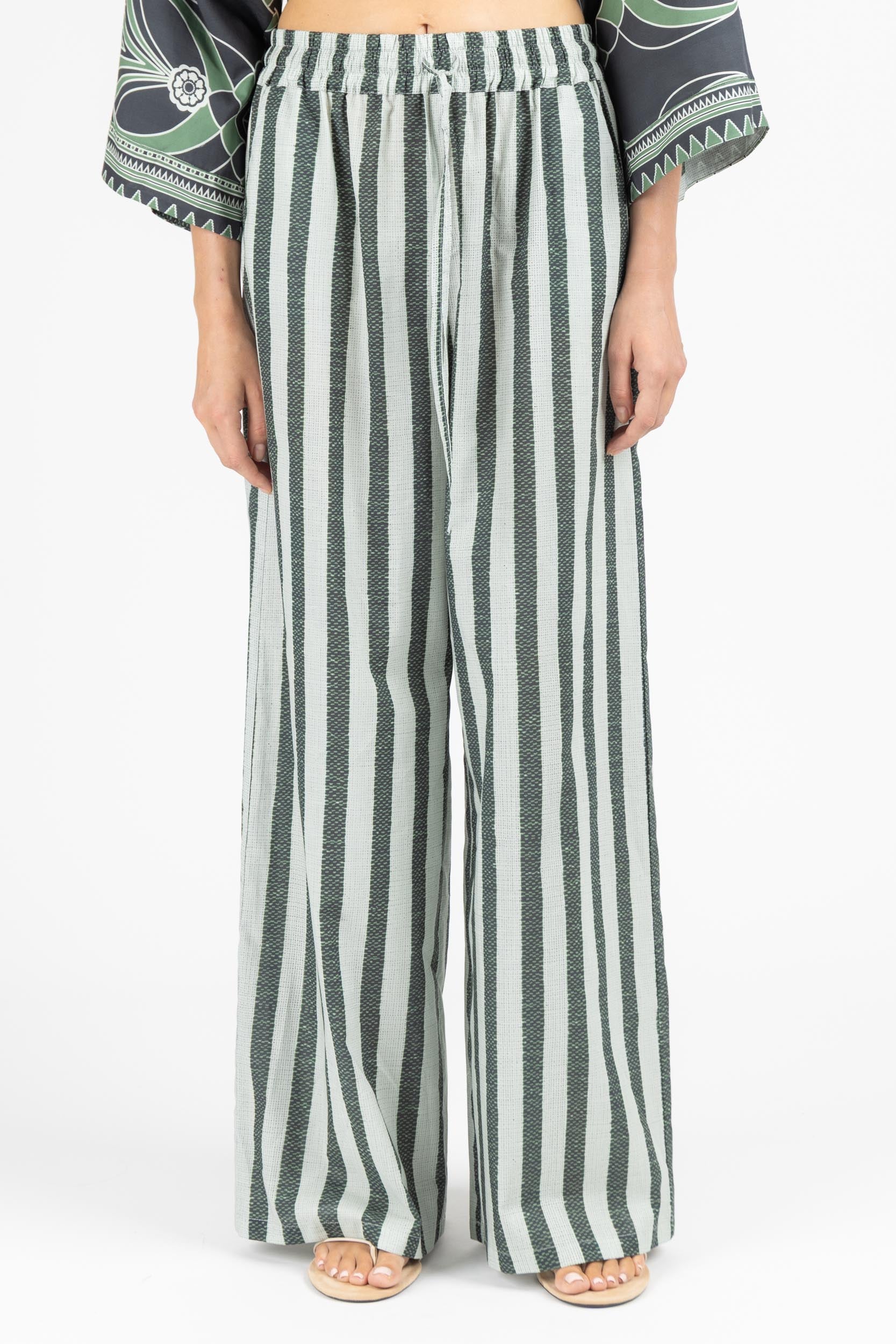 LOOSE PANTS