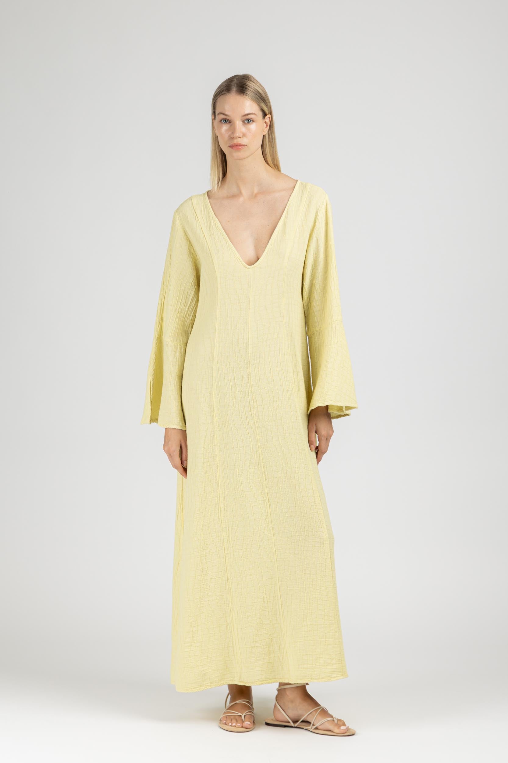 MAXI DRESS WITH SLEEVES