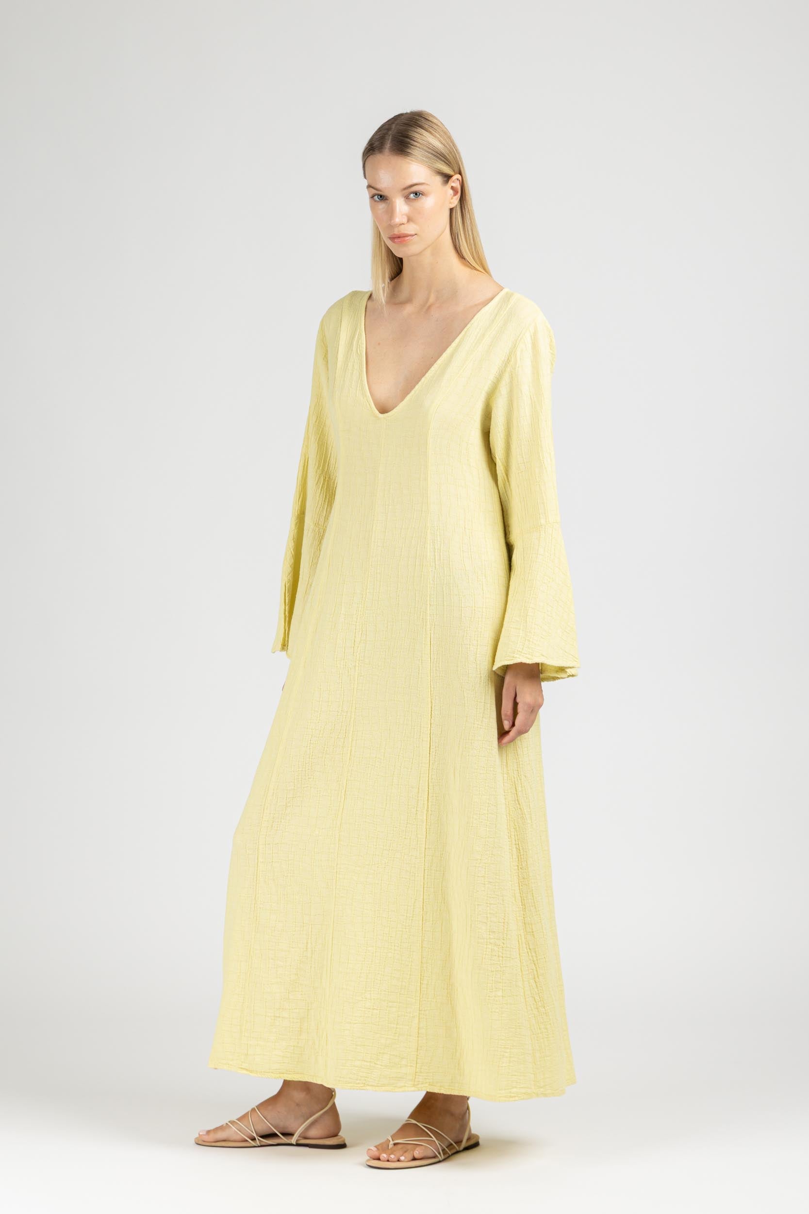 MAXI DRESS WITH SLEEVES