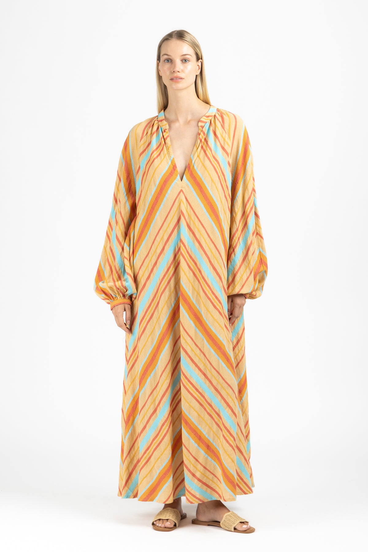 MAXI DRESS WITH SLEEVES