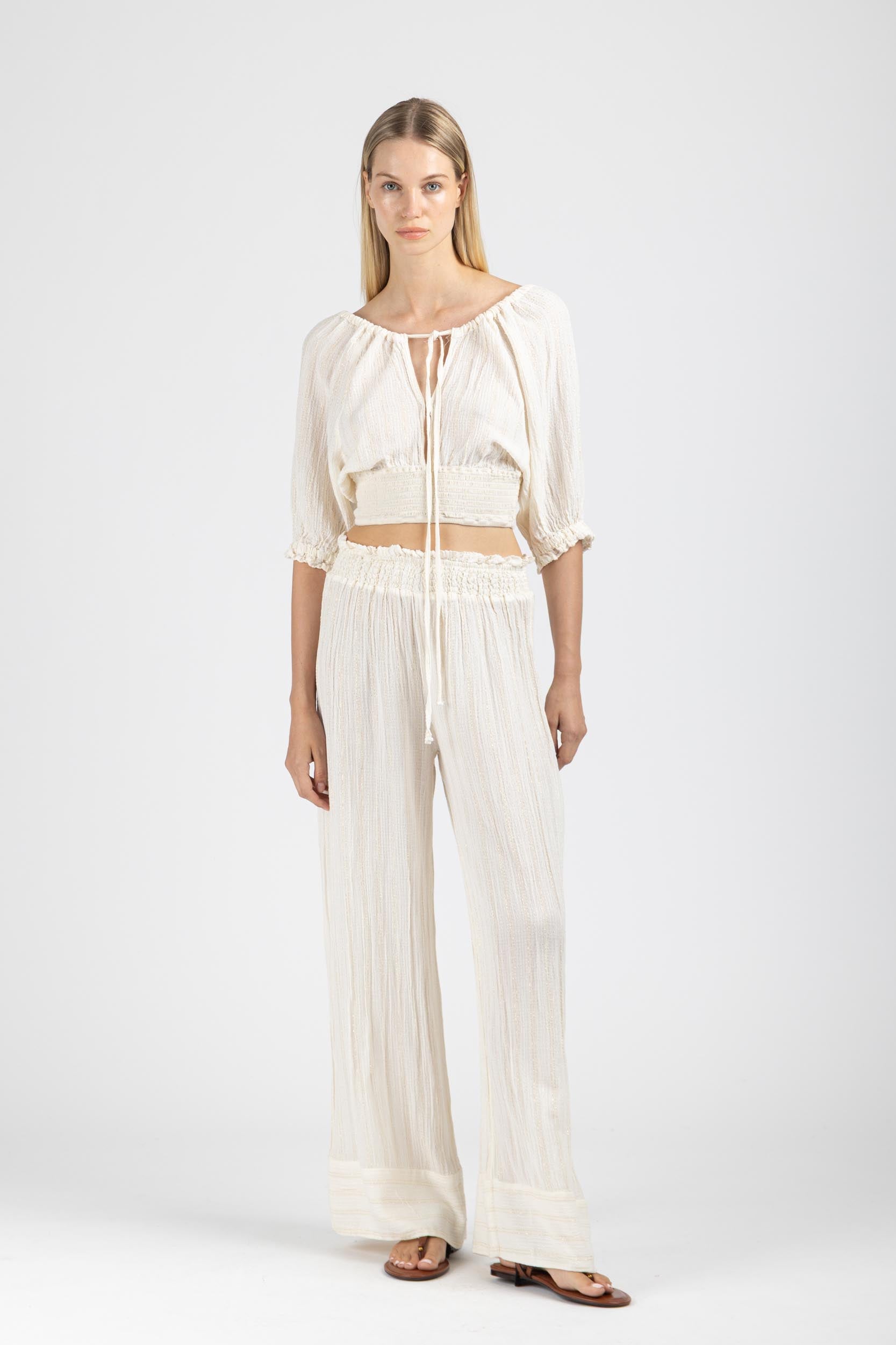 TOP WITH SLEEVES