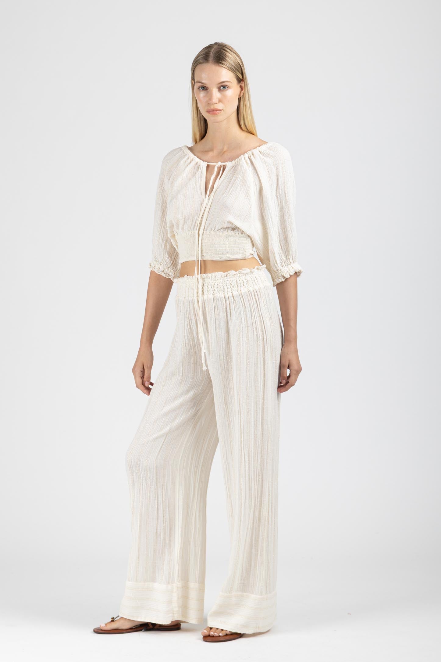 TOP WITH SLEEVES
